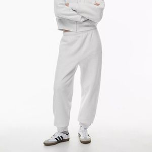 Aritzia TNA Sweatfleece Mega Fit Sweatpants Size Small